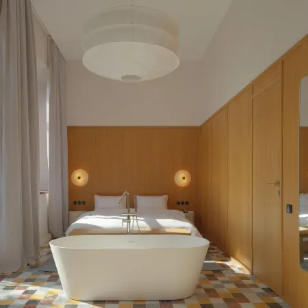 Bellhop Hotel