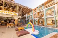 Happiness Hostel Boracay - Private Pools