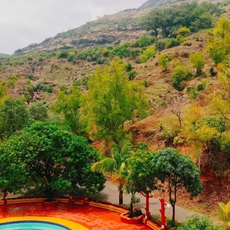 GOLDEN RESORT IGATPURI