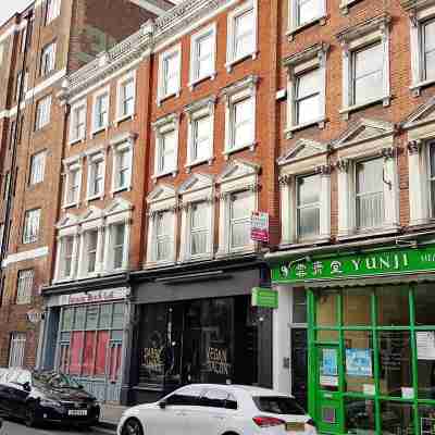 Modern West Ken Studio Retreat Others