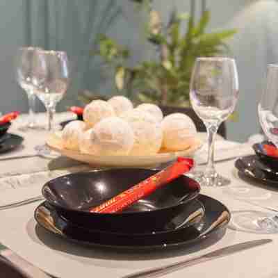 Somers Suites Apartments-central-high Spec-sleep 4 Dining/Meeting Rooms