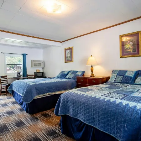 Lloyd's on the River Country Inn by OYO