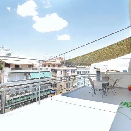 A cute & comfortable 2 bedroom apartment