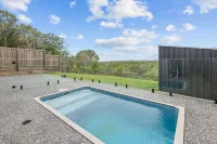 Brand New Riverfront Home, Pool and Sunrise Views - Apartment