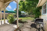 Elizabeth Page House - Charming & Modern Bungalow 3 Bedroom Home