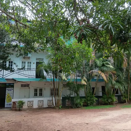 Shady Transit Hotel