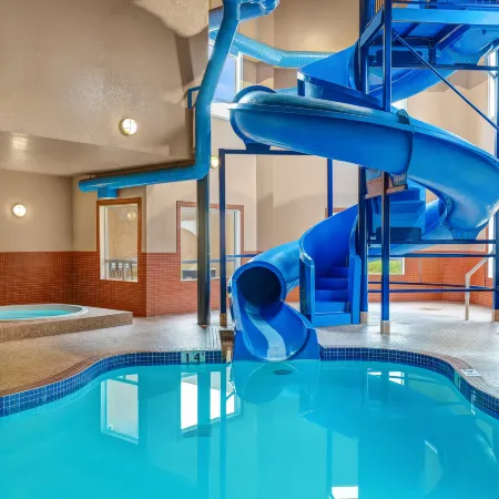 PRAIRIE CREST RED DEER by IHG