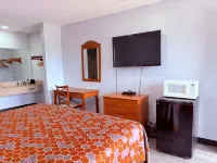 Stay Inn Checotah Near Eufaula Lake - parking
