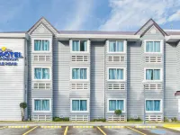 Microtel by Wyndham Eagle Ridge Hotels in Cavite
