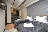 Avenue Apart