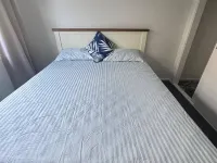 Spacious One-Bedroom with Private Bathroom – Aotea Hotels in Porirua