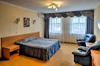 Alexander Club Hotel