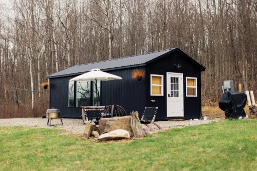 Casita: Near Wineries & Keuka Lake: 100"