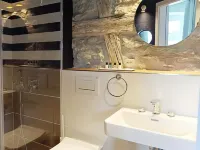 NOX Hotel - 2-Star