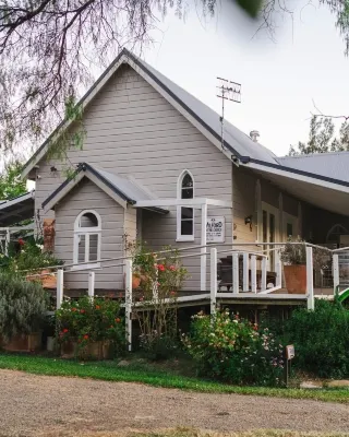 The Old Church Bed and Breakfast - Parking