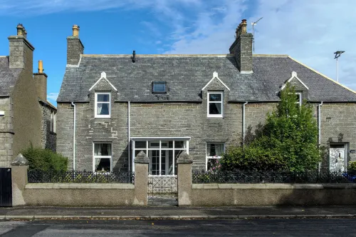 Charming Townhouse on North Coast 500 Route, Wick - parking