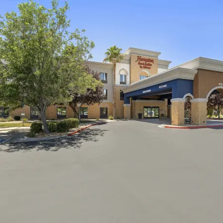 Hampton Inn & Suites Lancaster