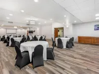 Best Western Plus 1000 Islands Hotel & Suites Ξενοδοχεία στην πόλη Gananoque