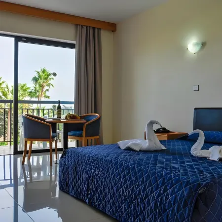Veronica Hotel