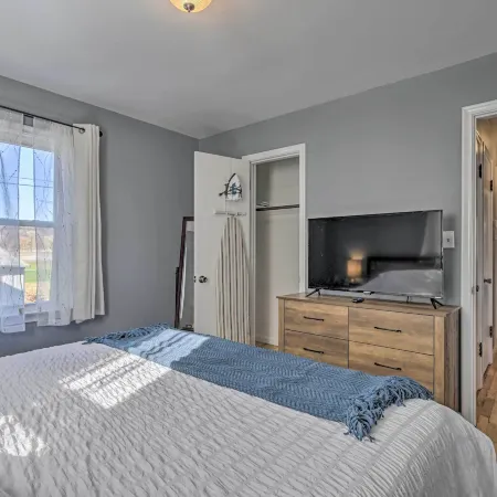 Charming Family Home ~ 4 Mi to Granite Peak!