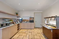 Hotel Brossard - breakfast