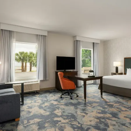 Hampton Inn & Suites DeLand