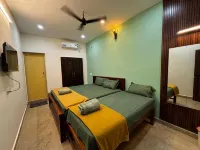 Omkara - the Fives Guest House - parking