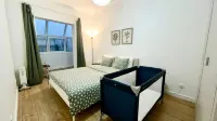 Charming 2-Bedroom Apartment in Almada, Near Lisbon - Parvekkeita