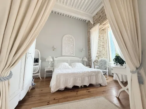 Chateau de Murviel - Bed and Breakfasts