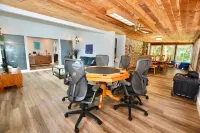 Homosassa River Retreat with Pool, Dock, Fire Pit & Water Sports - 4-Star