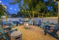 Sleeps 10 Pickleball Pool Tiki Bar Games - บังกะโล