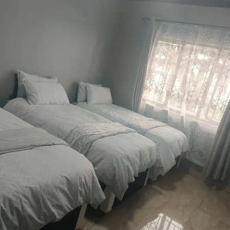 Charming 3-bedroom Apartment in Central Berea, South Africa