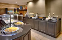 Staybridge Suites PEORIA-DOWNTOWN by IHG - breakfast