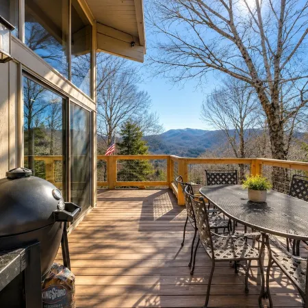 Cabin Mountain View Retreat • Hot Tub, Game Room, Fire Pit, Pizza Oven