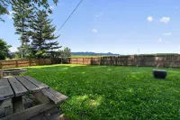 Stowe Retreat Mountain Views & Fenced Backyard by RedAwning - balcony