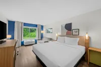 Spark by Hilton Brunswick - 3-Star