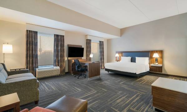 Hampton Inn & Suites Plattsburgh