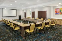 Hampton Inn & Suites Syracuse-North (Airport Area) - Haustierfreundliche
