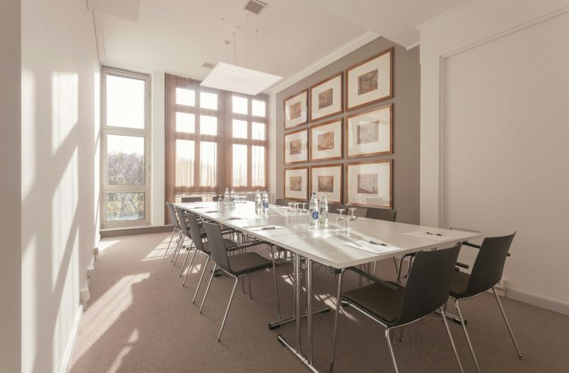 EMA House Hotel Suites photo 3