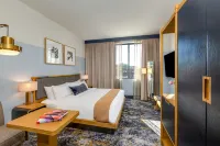 Clayton Hotel and Members Club - Pet friendly