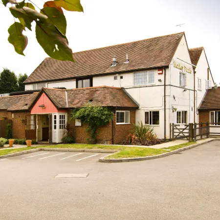 Premier Inn Farnborough West (Southwood)