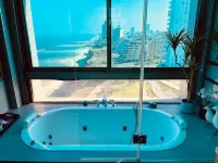 C Tower Apartments - Hot Tub