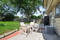 A Quiet Escape Minutes From Downtown Milwaukee 3 Bedroom Duplex - 4 estrellas