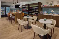 Holiday Inn Express & Suites Charleston Dwtn – Medical Ctr by IHG - breakfast