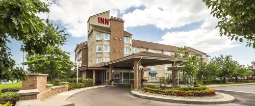 Monte Carlo Inn Brampton - parking
