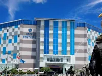 Hotel Brothers Solo Baru Hotels in Grogol