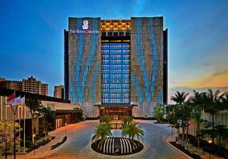 The Ritz-Carlton, Haikou Отели рядом с достопримечательностью «Guanlanhu Huayi Fengxiaogang Dianying Gongshe-Nanyang Street»