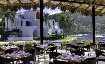 Camino Real Zaashila Huatulco