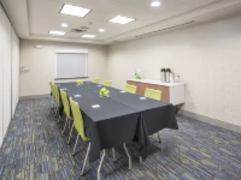 Holiday Inn Express KANSAS CITY - AT THE LEGENDS by IHG Hotels in Kansas City