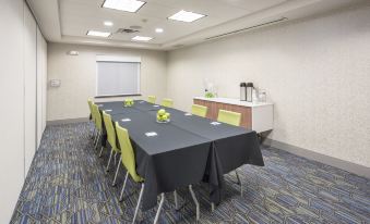 Holiday Inn Express KANSAS CITY - AT THE LEGENDS by IHG